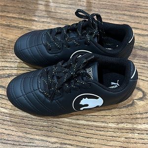 PUMA PROCAT BLACK CLEATS SIZE US 11